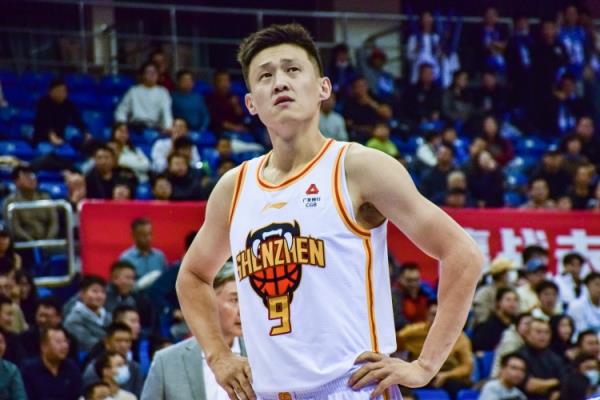 教練教你打籃球！周鵬13中10砍24分&生涯總得分升歷史第十三！